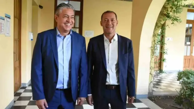 rolando-figueroa-y-omar-gutierrez-iniciaron-la-transicion-en-neuquen-formatojpg