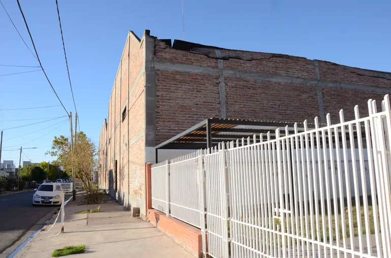 incendio-galpon-calle-tierra-del-fuego-990-1jpg