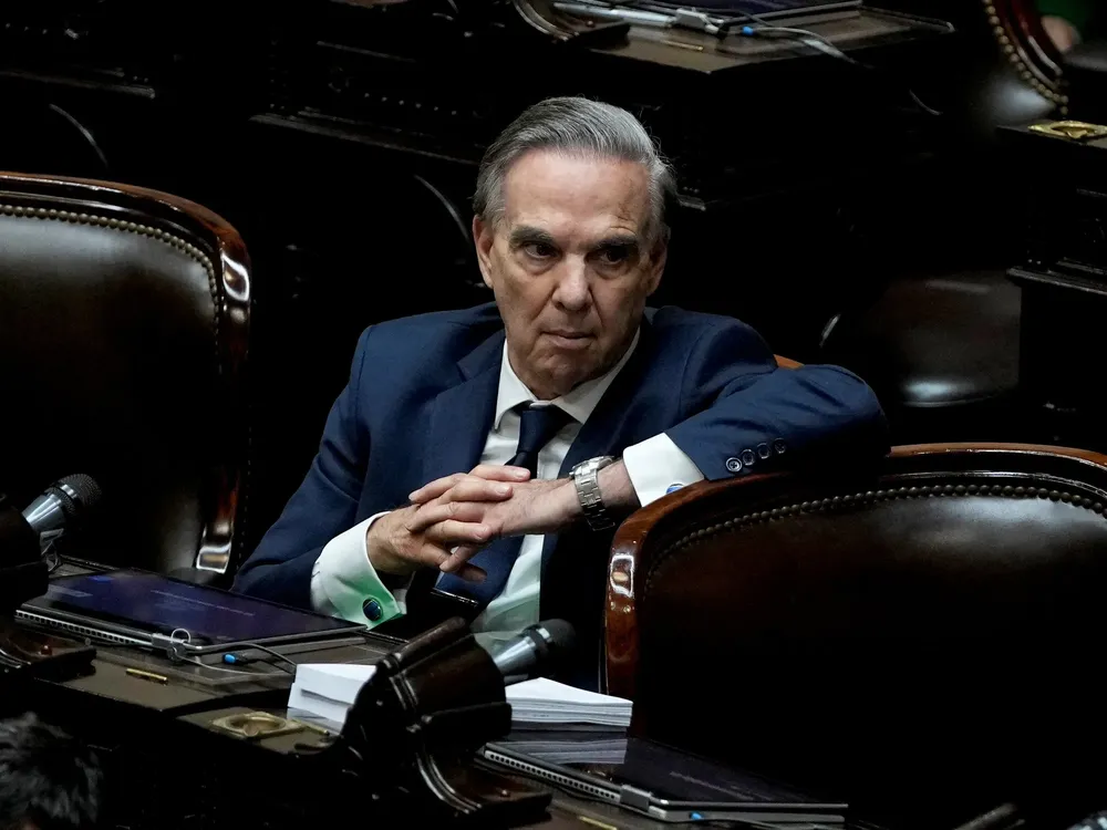 x15sQ7Yr3_2000x1500__1