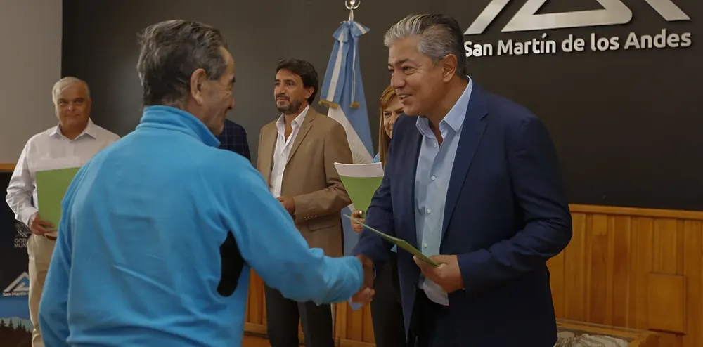 WEB-ROLANDO-FIGUEROA-ENTREGA-DE-ESCRITURAS-0736