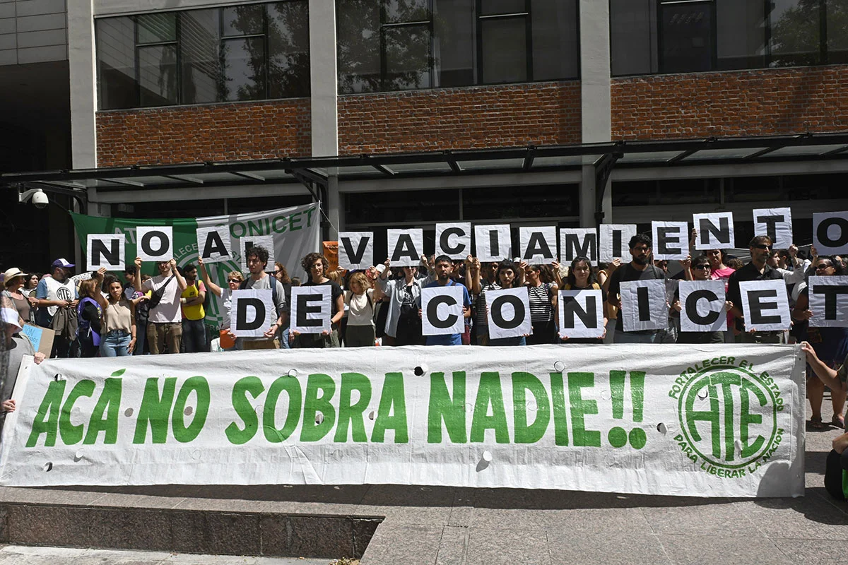 protesta-en-el-conicet-foto-Vaca-Leo-telam-1