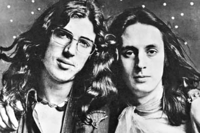 957183-sui-20generis