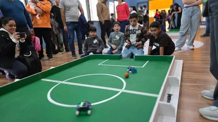 Robotica plaza huincul