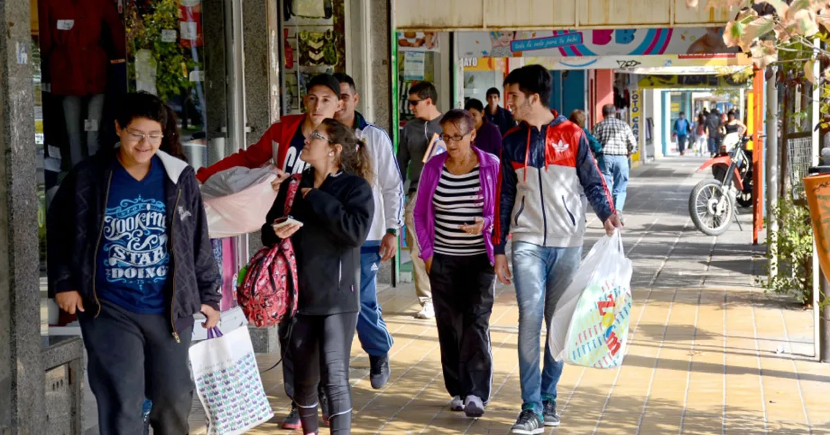 NEUQUEN-VENTAS-EN-LOS-COMERCIOS-EN-SEMANA-SANTA-MAUROPEREZ-DSC_9811-1