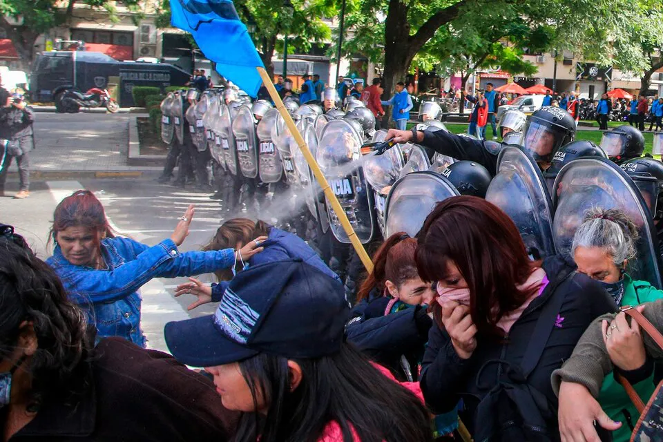 Represión
