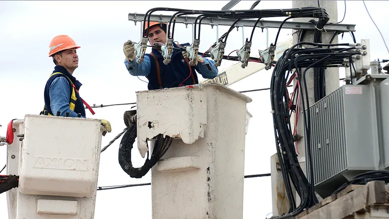 calf-operarios-electricidad-4jpg