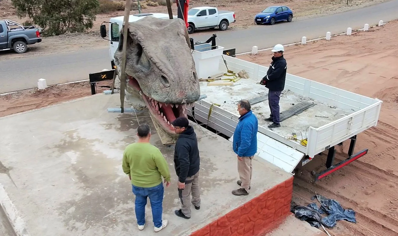 Escultura El Chocón 3
