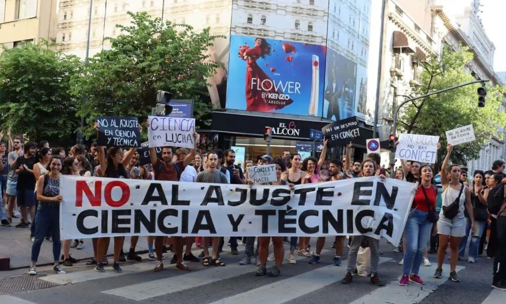 Despidos-y-recortes-en-Conicet-1024x768