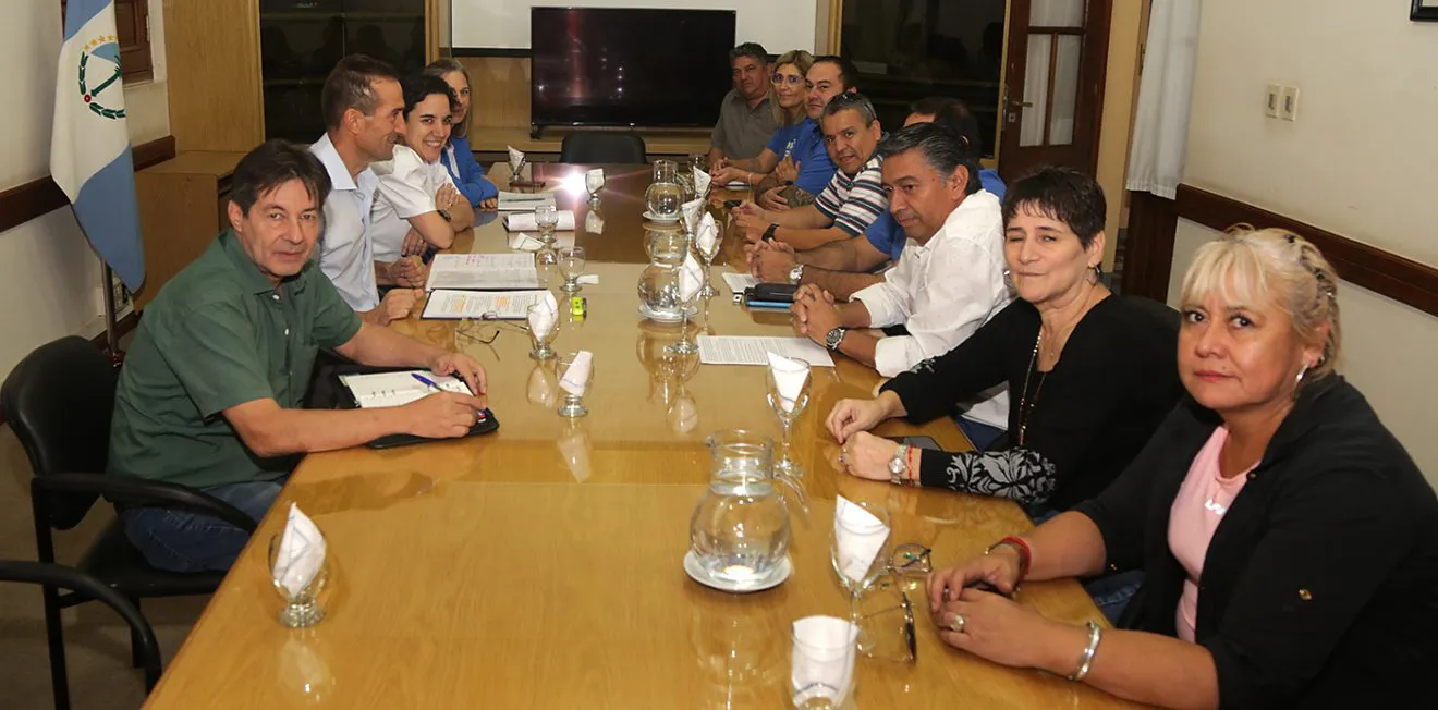 Web...-Paritarias-UPCN-7V0A4833-1320x652