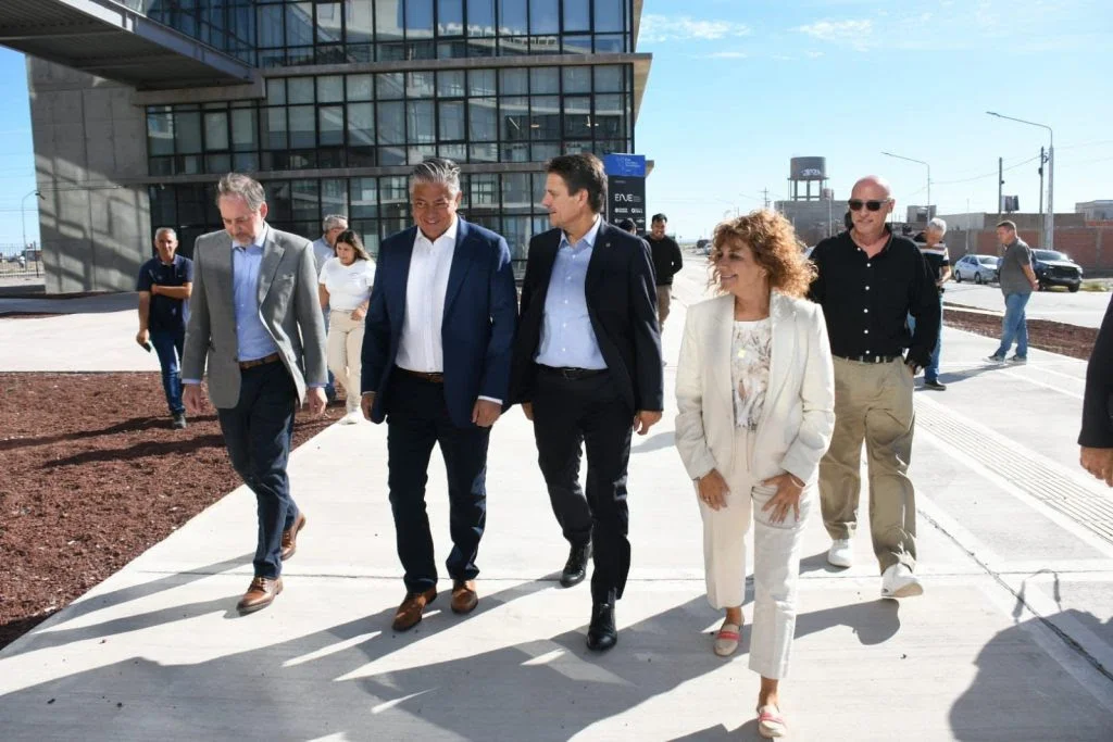 Mariano y Rolando y otros
