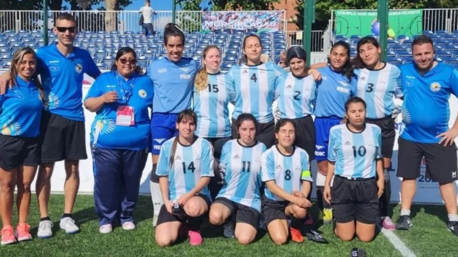ciegas_crop1692651855714.jpg_1480801792