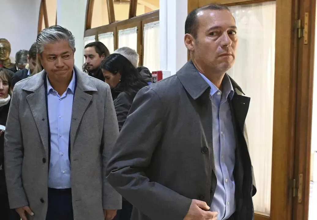 Neuquen-Reunion-de-transicion-Omar-Gutierrez-y-Rolando-Figueroa-