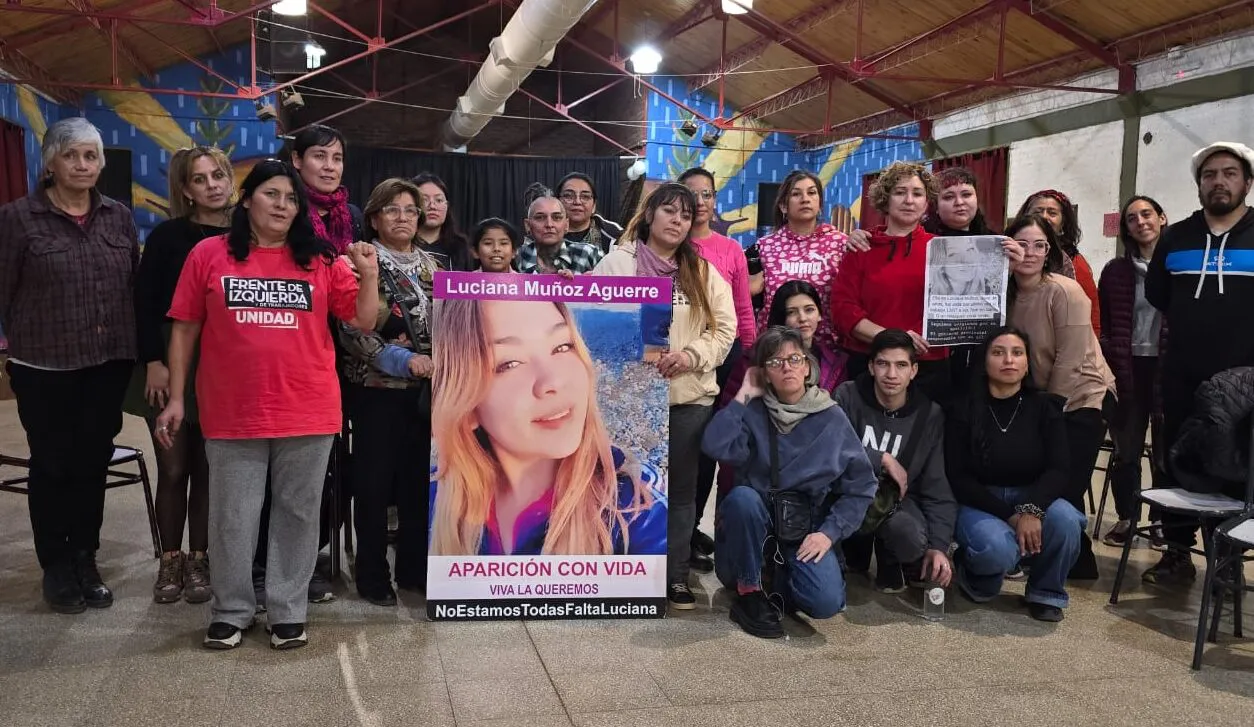 Asamblea-Luciana-Munoz-familiares-amigos-e1749650903552