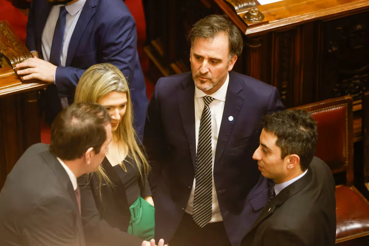 joaquin-benegas-lynch-apunto-contra-los-tibios-4KWH2PQXJFB65A4LPPBFEVDIPQ