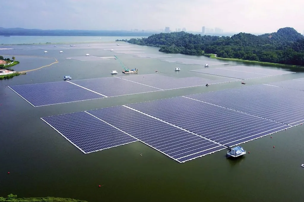 Sembcorp-Tengeh-Parque-solar-flotante