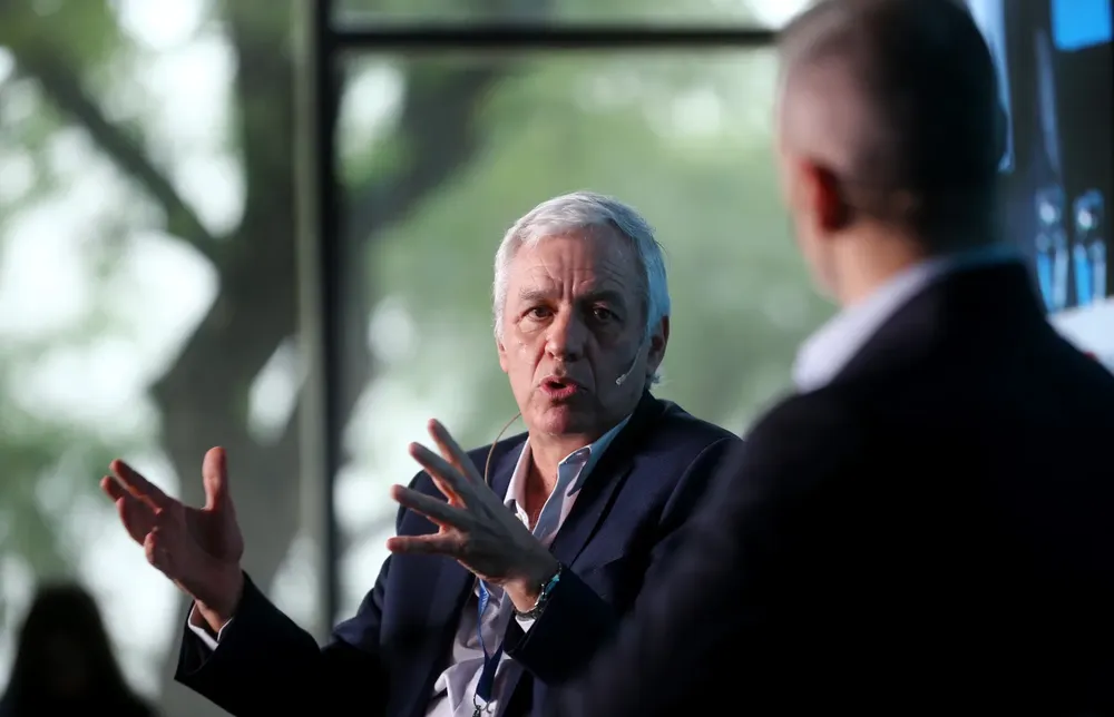 02fb3a6e-d5eb-4235-81a3-7c384f59017b