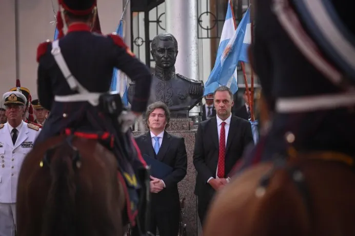 javier-milei-y-manuel-adorni