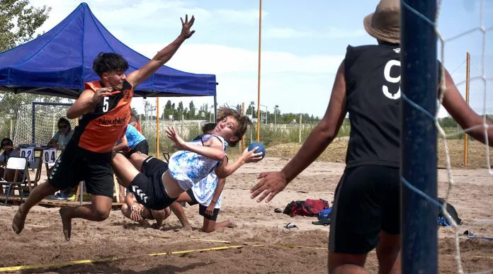 web-Beach-Handball-9-696x387