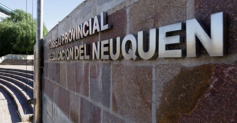 f768x400-798519_842422_5050