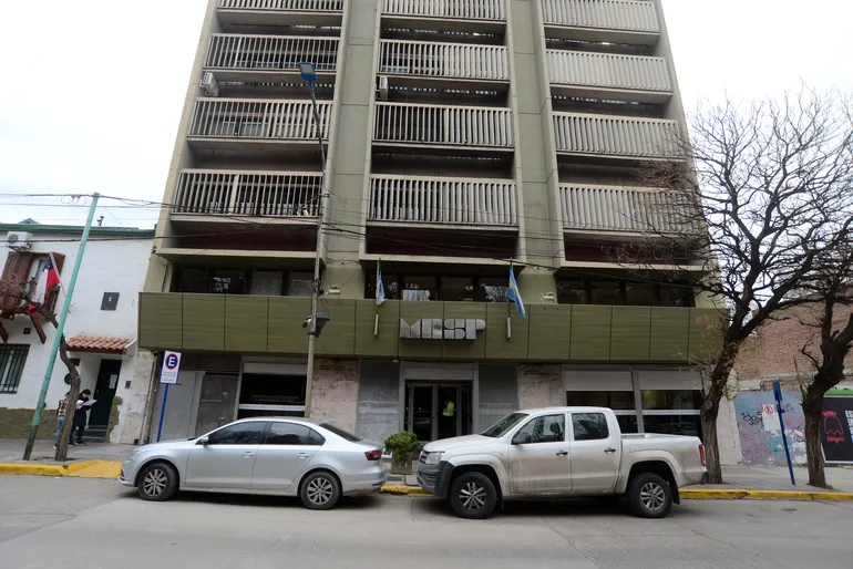 ministerio-obras-y-servicios-publicos-hacienda-economia-02jpg