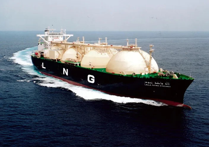 barco_gnl