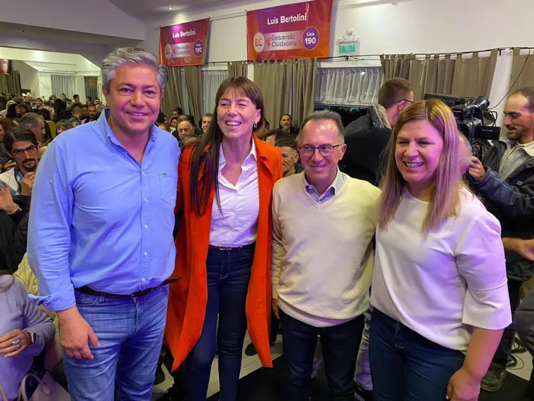 rolando-figueroa-y-gloria-ruiz-acompanaron-la-candidatura-luis-bertolini-1jpg