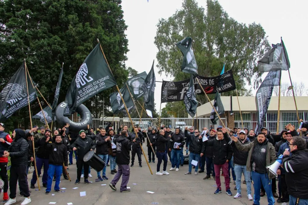 12173-asamblea-en-fate-rechazo-los-despidos-y-al-procedimiento-preventivo-de-crisis
