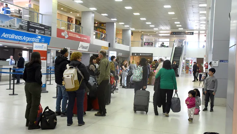aeropuerto-flybondi-aterrizaje-emergencia-3jpg
