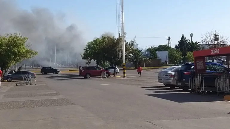 incendio-ypf-ruta-22-jumbo (1)