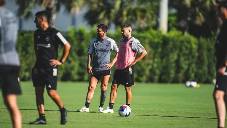 lionel-messi-jordi-albapng