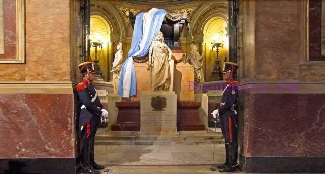 El-Congreso-decide-traer-los-restos-de-San-Martín